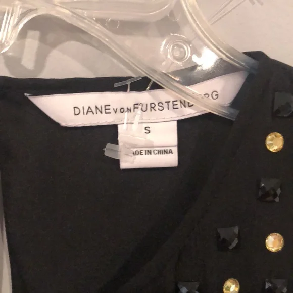 ⭕️ PRICE FIRM Diane Von Furstenberg Black Top with Gold Rhinestones Size Small - Picture 3 of 6